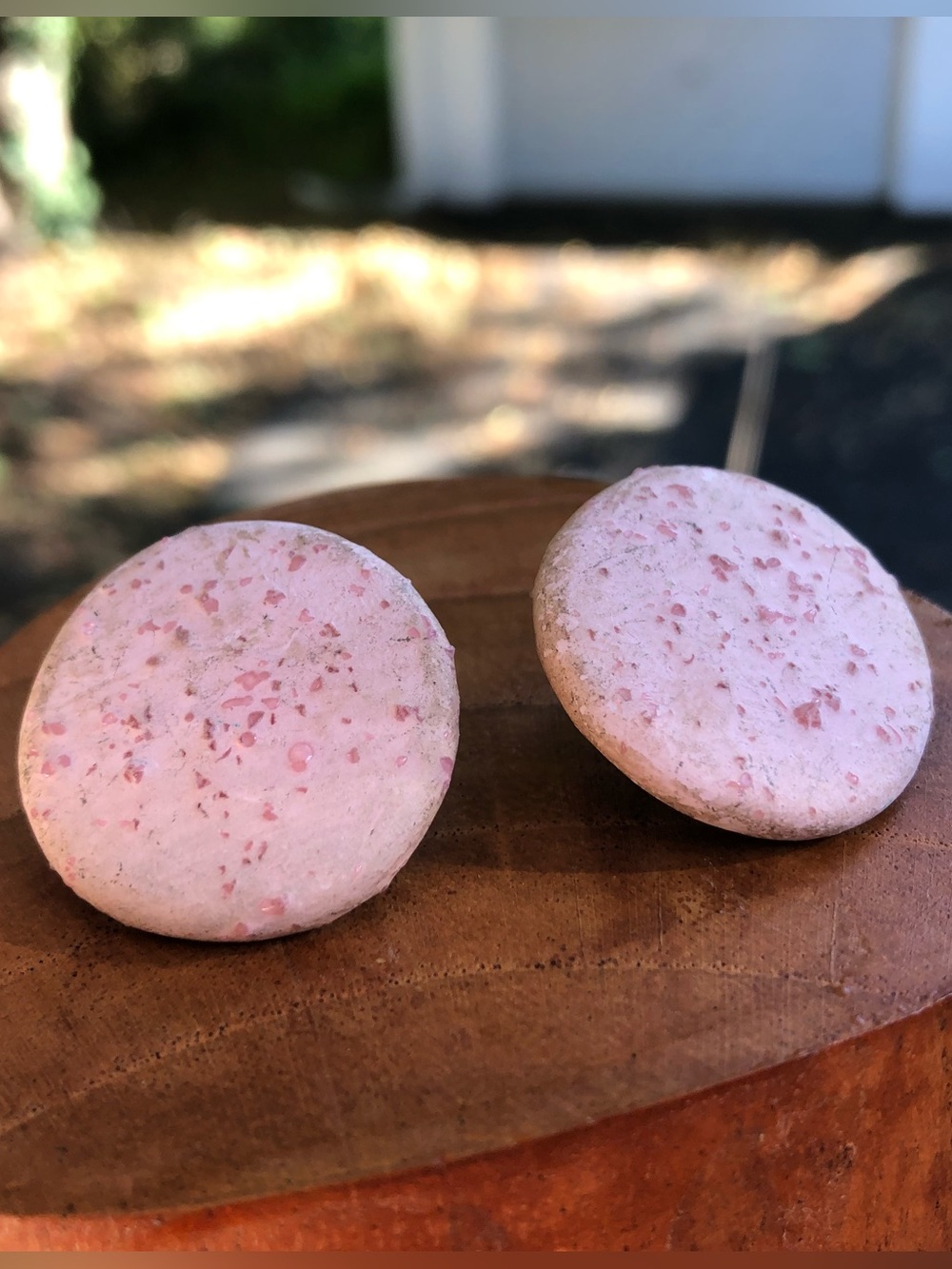 VTG Retro 80d Handmade Bubblegum Pink Speckled Round Stud Earrings